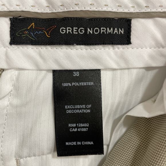 Greg Norman Men’s Sz 38 Golf Shorts Flat Front Beige Light Chino Metal Logo Rare - Picture 3 of 5